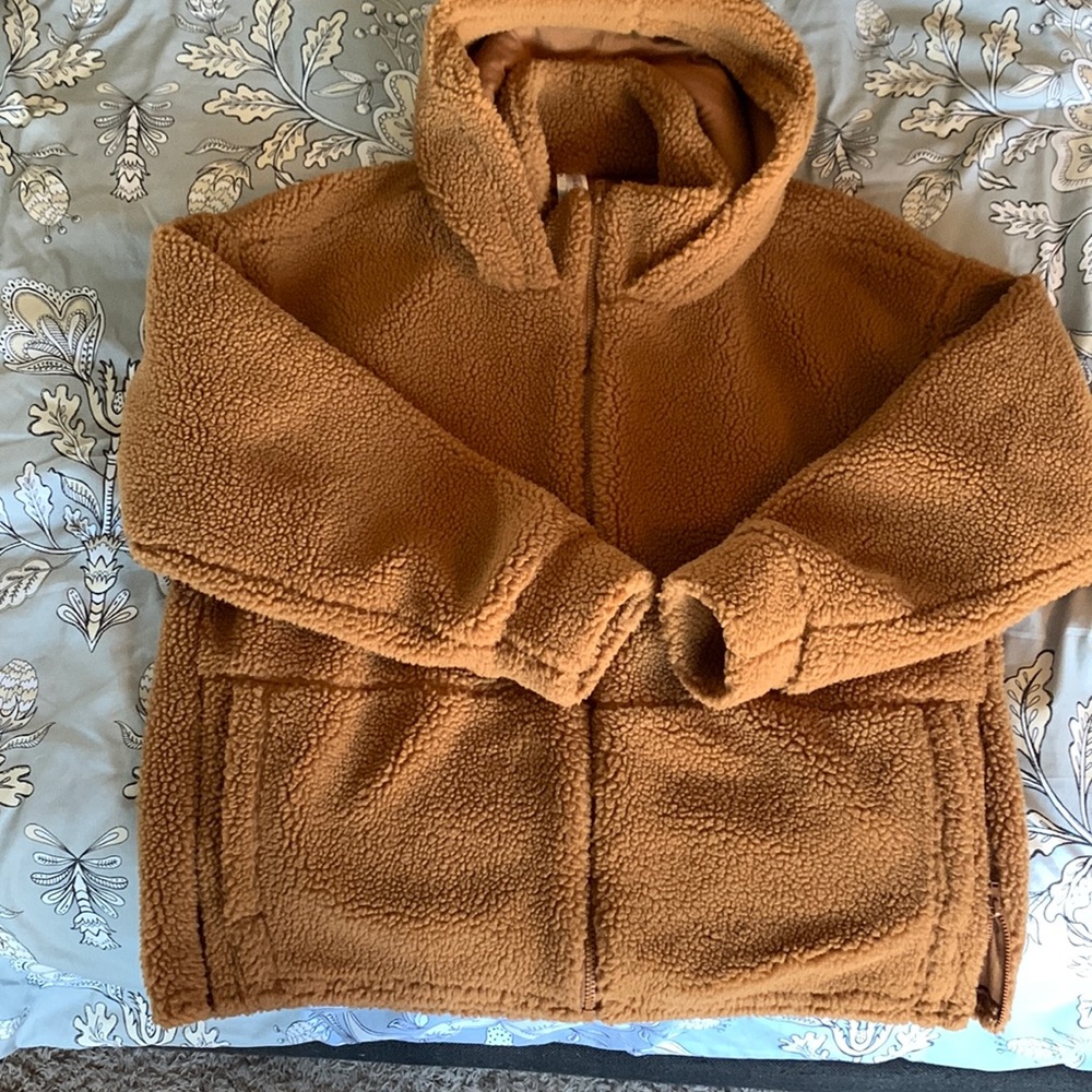 Fabletics teddy bear coat.  Worn once, warm!  Sz L